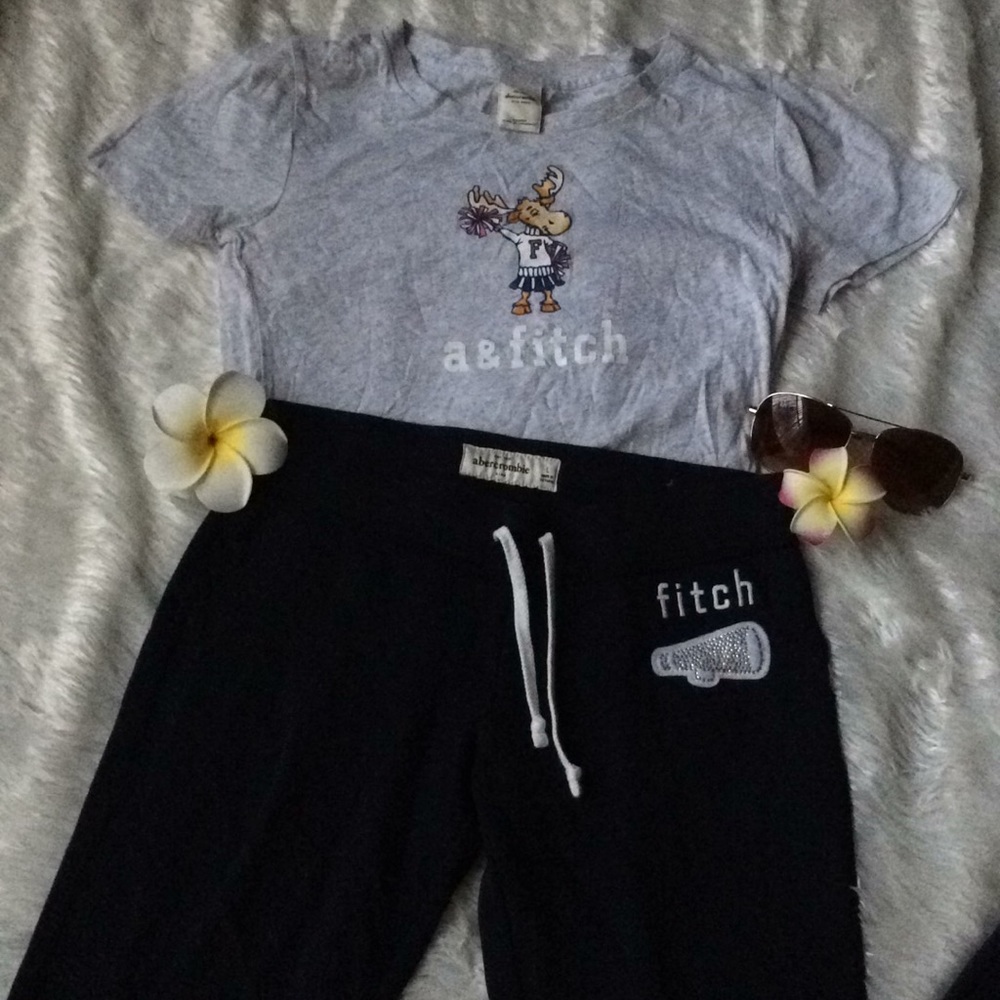 Aberocombie bundle sweats rhinestone & tee
